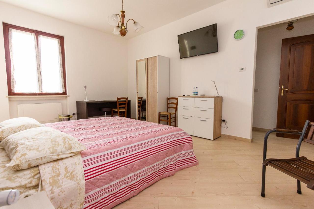 קסטלארו La Colomba B&B מראה חיצוני תמונה